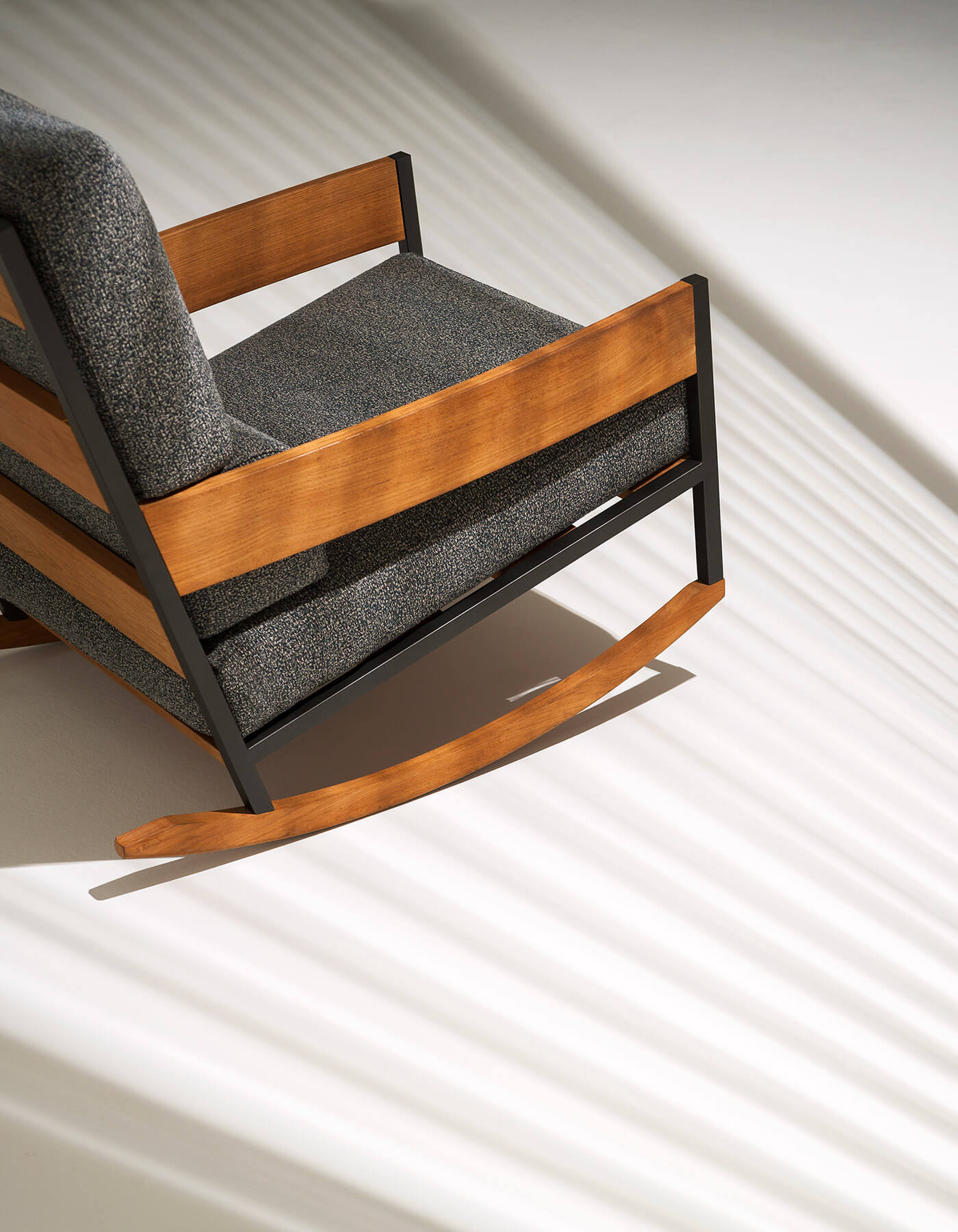 NAP The Perpetual Motion Rocking Chair RODA