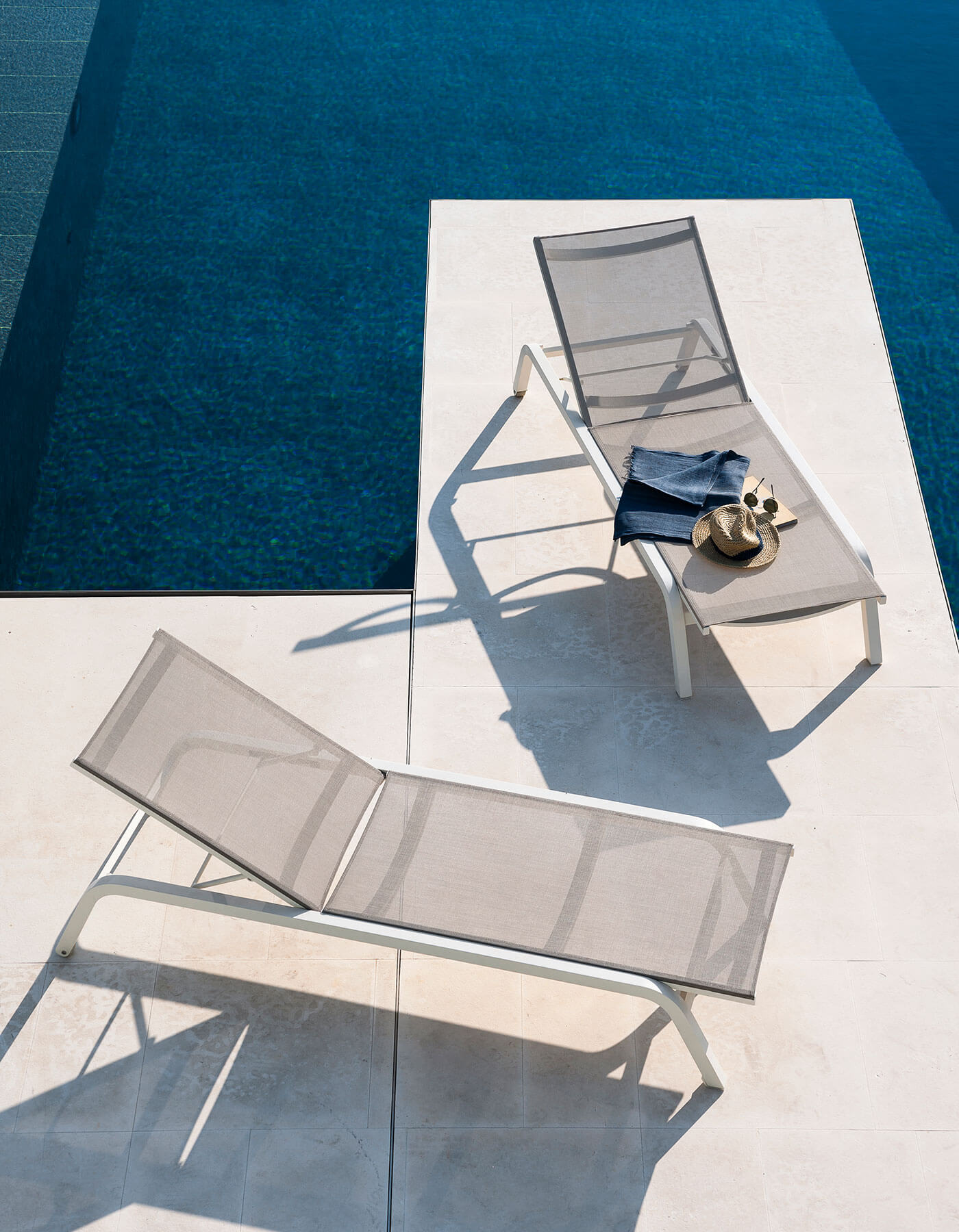 SURFER Collection | Garden Sunbed in Aluminium | RODA